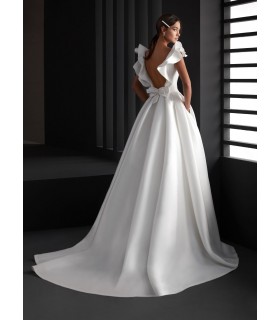 Vestido Corte Princesa Mangas Revuelos