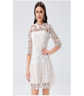 Vestido Corto Calado Manga Larga