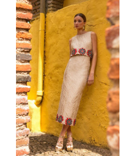 Vestido de 2 Piezas Bordado a la orilla de Flores