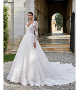 Classic Style, V Neckline