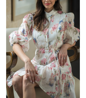 Vestido Corto de Flores
