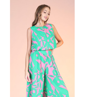 Crop top with printed pants