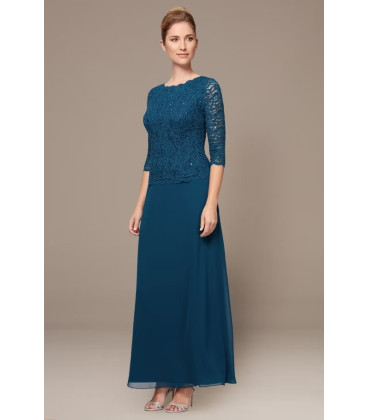 Vestido de encaje con lentejuelas y mangas 3/4