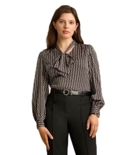 Long-sleeved blouse with a knotted neckline