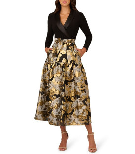 V-neck dress, long sleeves and side pockets