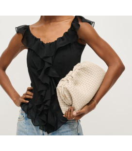 Woven bag with snap closure