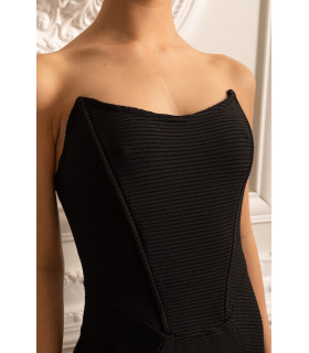 Vestido strapless flores 3D en ruedo