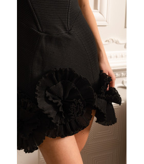 Vestido strapless flores 3D en ruedo