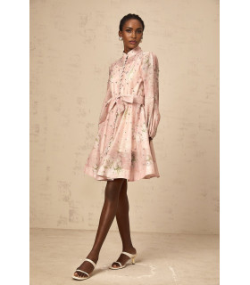 Vestido estampado floral con detalle de botones