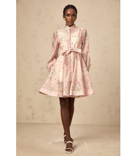 Vestido estampado floral con detalle de botones