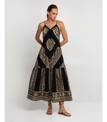 Classic triangle dress with buttons