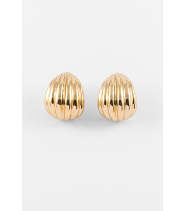 Shell design earring