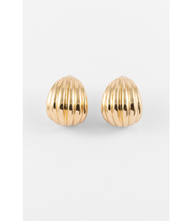 Shell design earring