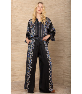 Conjunto de blusa y pantalón con estampado floral