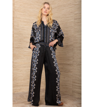 Conjunto de blusa y pantalón con estampado floral