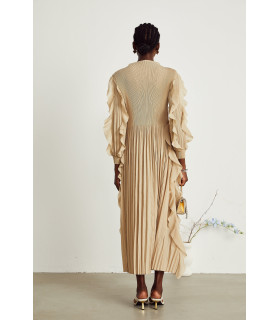 Vestido largo plisado con ribete de volantes