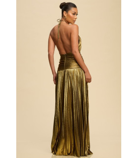 Vestido halter con abertura en la pierna