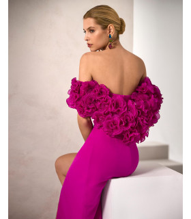 Vestido sin tirantes con detalle floral en 3D