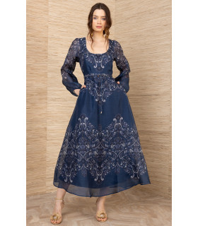 Vestido de organza con escote redondo