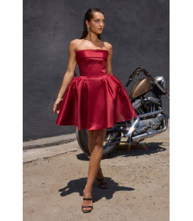 Mini dress with straight pleated neckline.