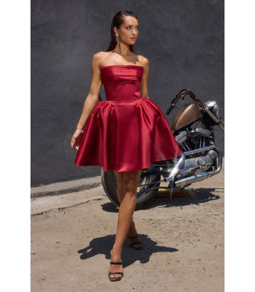 Mini dress with straight pleated neckline.