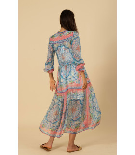 Long-sleeved dress with gathered cuffs