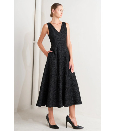 Vestido sin mangas con cuello en V