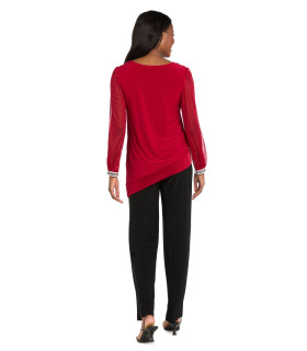 Blusa asimétrica con mangas largas y puños brillantes.