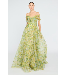 Vestido de organza estampada con hombros descubiertos