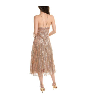 Vestido metalizado con aberturas