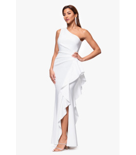 Vestido con un solo hombro y volantes