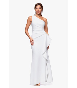 Vestido con un solo hombro y volantes