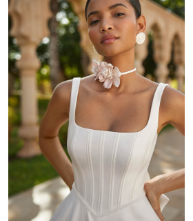 Square neckline dress with open back