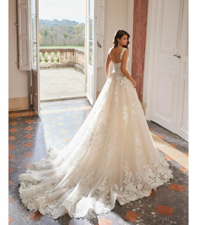Vestido corte A, escote corazón con tirantes