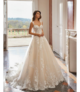 Vestido corte A, escote corazón con tirantes