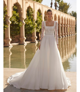 Vestido corte A con encaje y pedrería