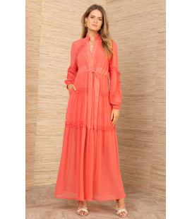 Vestido con detalle de volante, manga larga, puño fruncido.