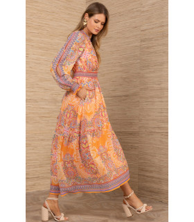 Printed dress, long sleeves and gathered cuffs.