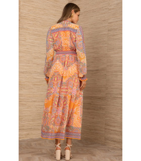 Printed dress, long sleeves and gathered cuffs.