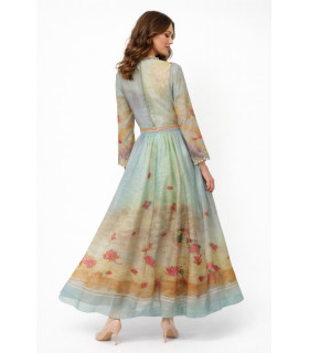 Vestido de organza con flores pastel