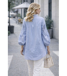 High-low cut blouse with 3/4 puff sleeves