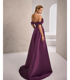 Vestido en tul bordado con pedreria, off shoulders