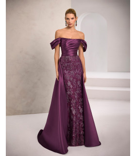 Off-the-shoulder dress in tulle embroidered with rhinestones