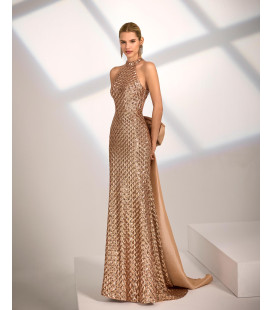 Vestido halter con lentejuelas y lazo en la espalda