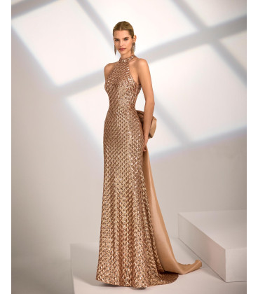 Vestido halter con lentejuelas y lazo en la espalda