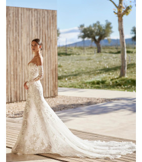 Mermaid style dress with lace and rhinestones, sweetheart neckline