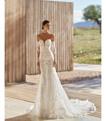 Mermaid style dress with lace and rhinestones, sweetheart neckline