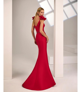 Vestido de mikado con flores en ambos hombros