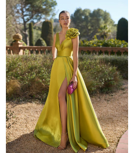 Vestido de mikado, escote V con tirantes gruesos y flor