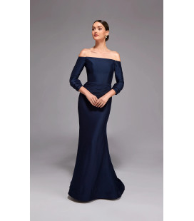 Vestido de mikado con hombros descubiertos y manga 3/4